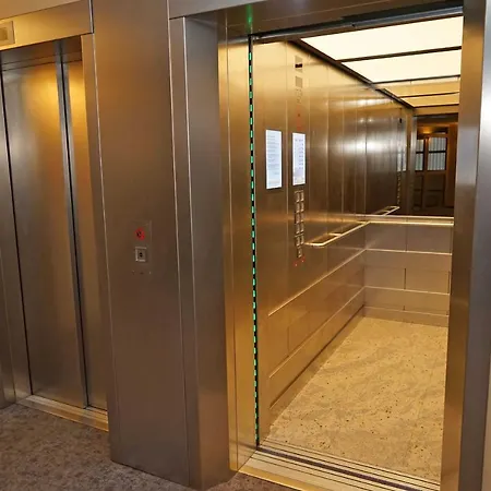 Zur Hafenseite _ 200 *